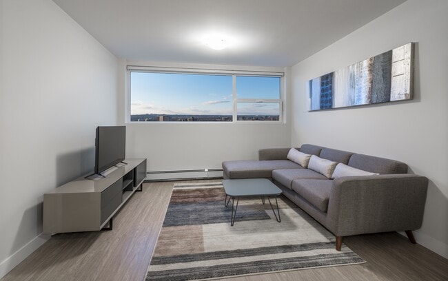 Building Photo - 5633-5633 Fenwick St