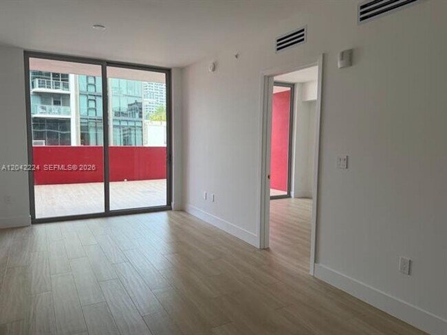 Foto del edificio - 90 NE 32nd St