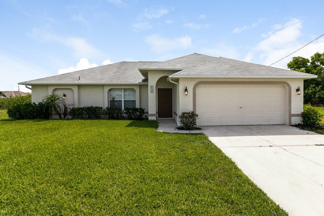 Building Photo - 800 SW 8th Pl