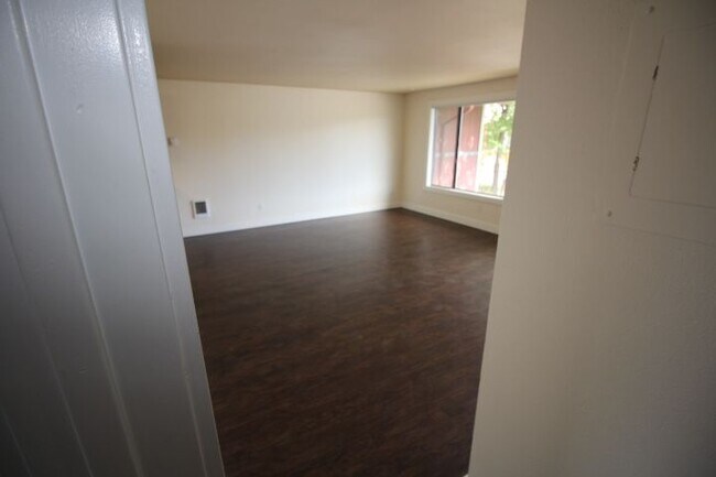 Interior Photo - Gallatin Village