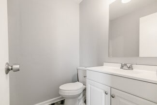 Building Photo - 553 Lorie Ln
