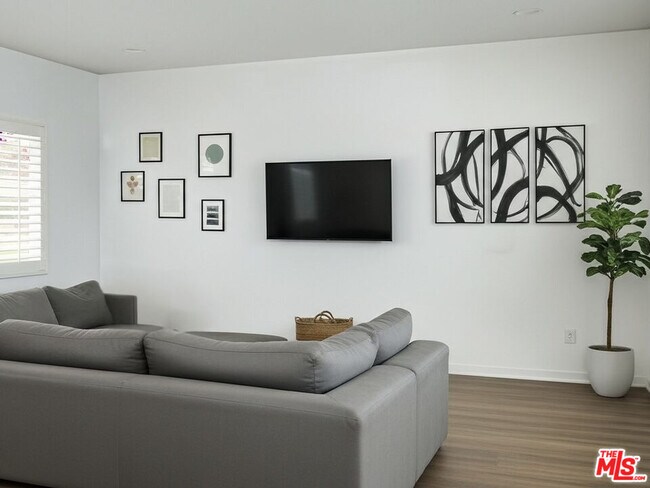 Foto del edificio - 15158 Rachel Ln
