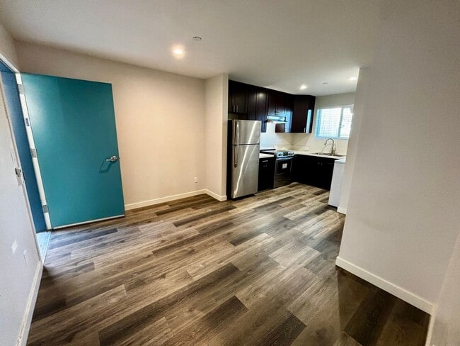 Building Photo - Remodeled 1 bed 1 bath