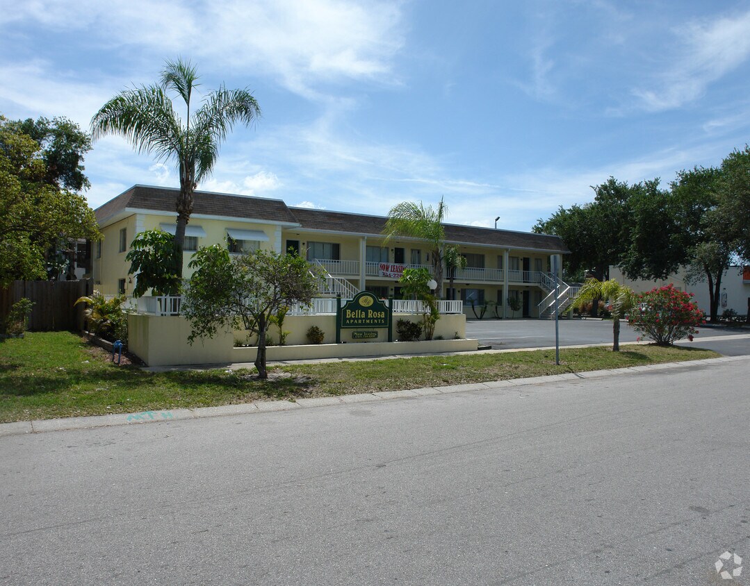Primary Photo - 411 S Nimbus Ave