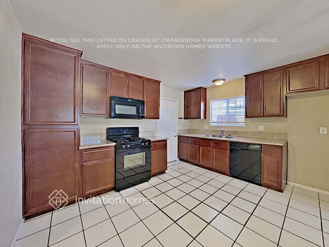 Foto del edificio - 12986 Chestnut Ave
