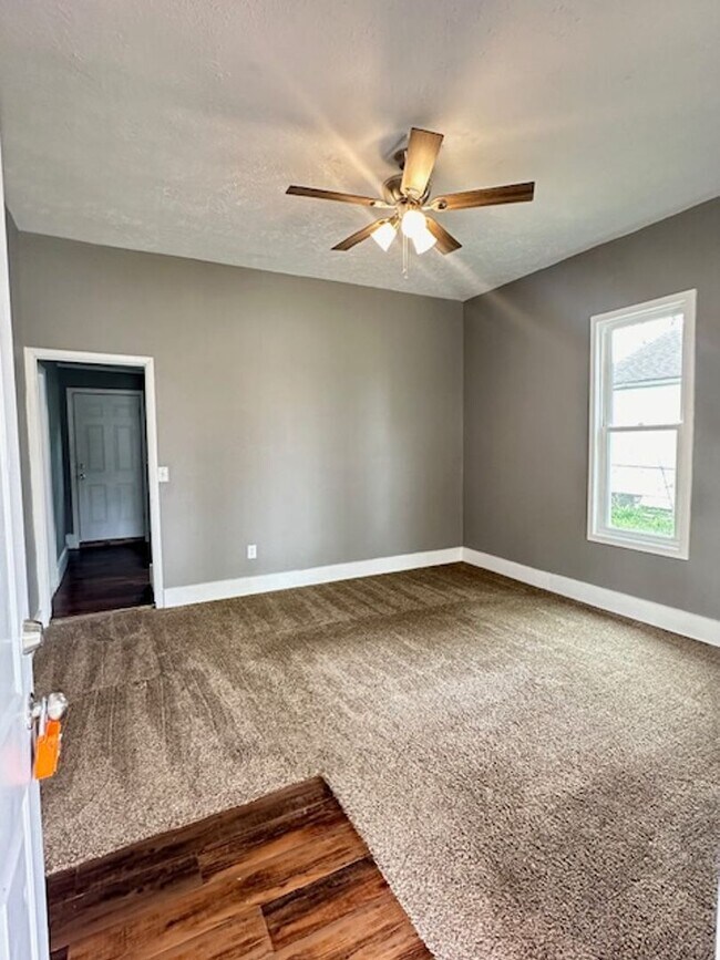 Foto del edificio - RECENTLY REMODELED 1 BEDROOM 1 BATH - COZY...