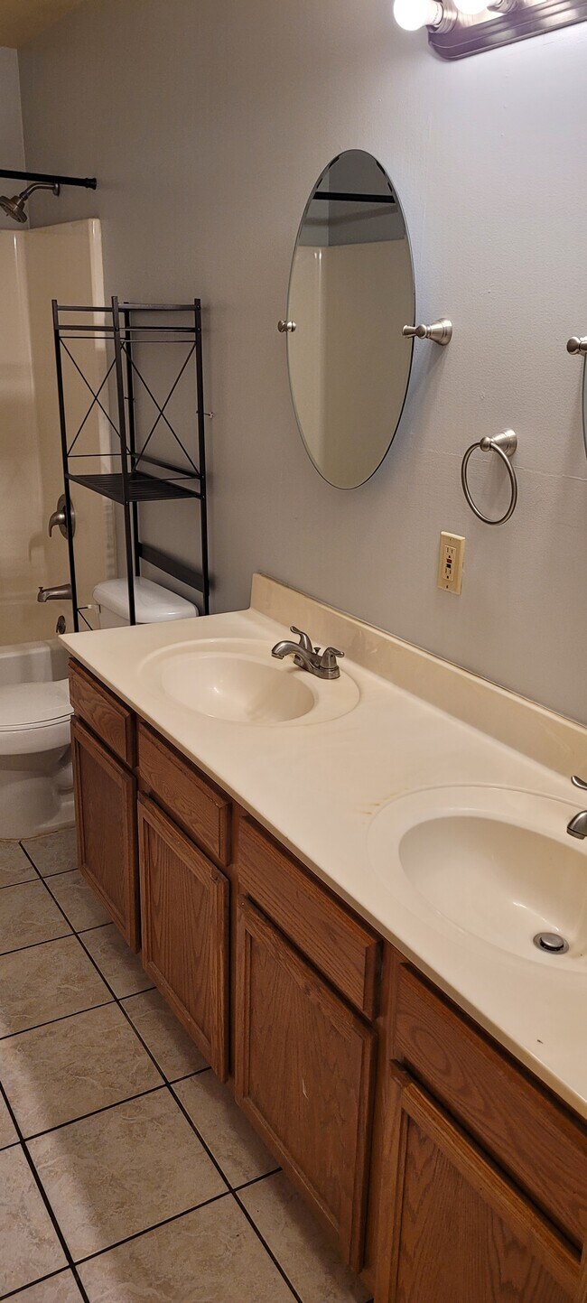 Foto del edificio - 6431 Shaffer Rd NW