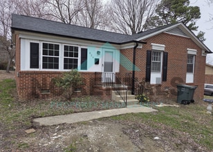 Building Photo - 829 Holt Ave