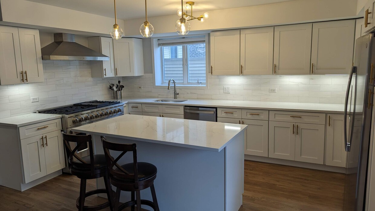 Kitchen - 1823-2 N Clybourn Ave