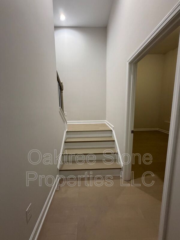 Building Photo - 1973 Hollywood Rd