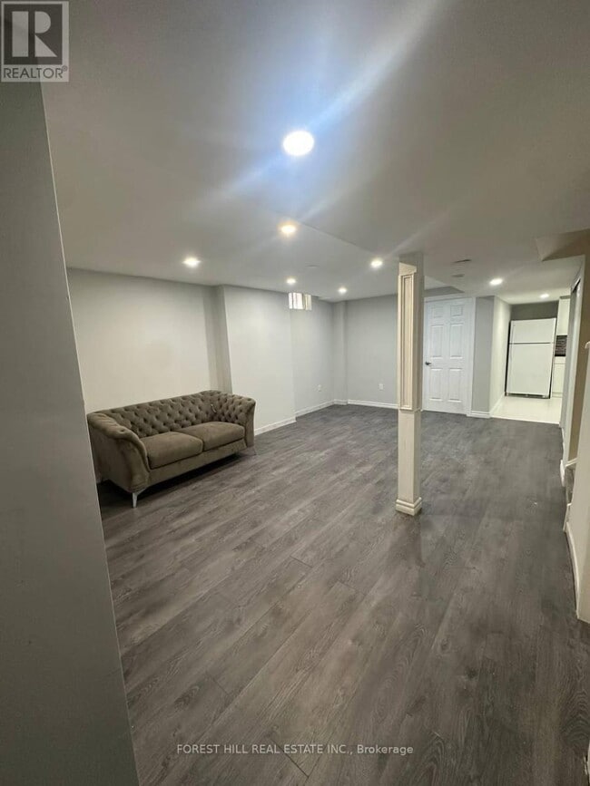 Building Photo - 48 Mountbatten Rd
