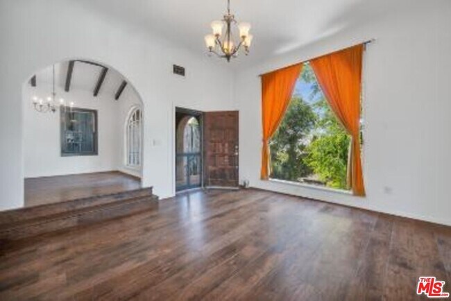 Foto del edificio - 1570 Sanborn Ave