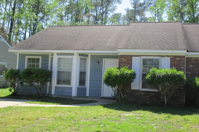 Foto del edificio - 2117 Rolling Ridge Dr