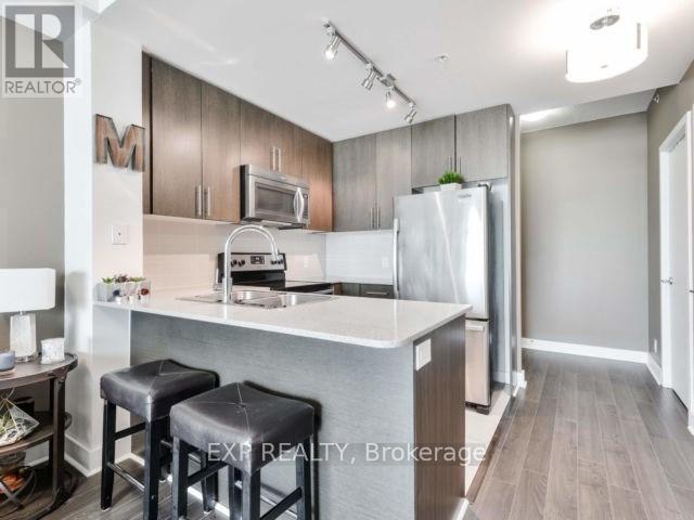 Building Photo - 3985-3985 Grand Park Dr