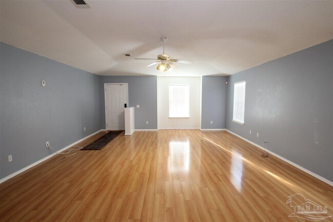 Building Photo - 2432 Gulf Breeze Ave