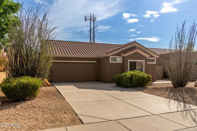 Foto del edificio - 8845 E Rainier Dr