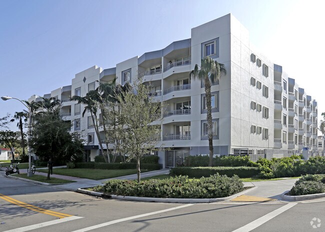 Foto del edificio - 1401 Bay Rd