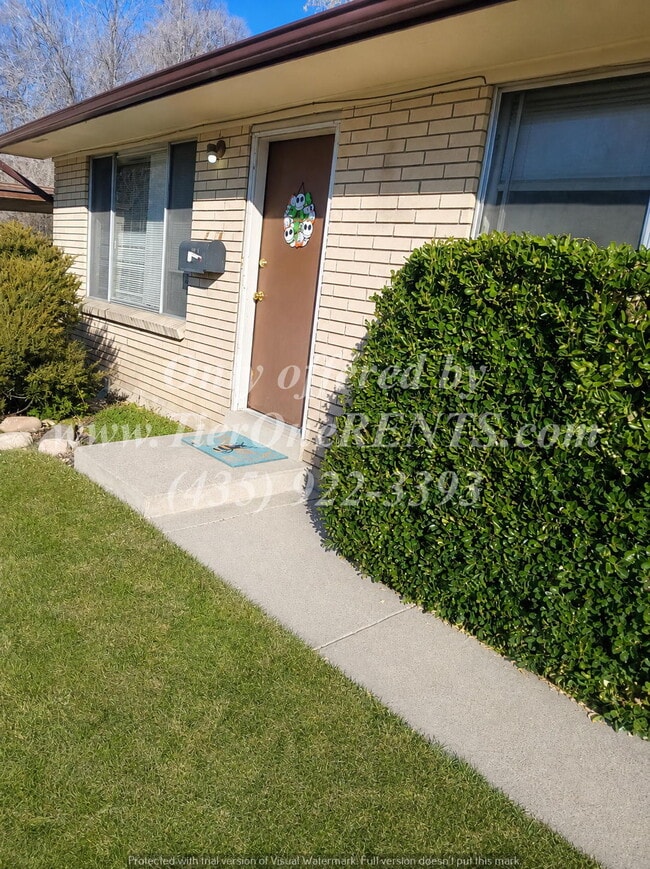 Building Photo - This property offers a NO DEPOSIT option available for qualified renters!