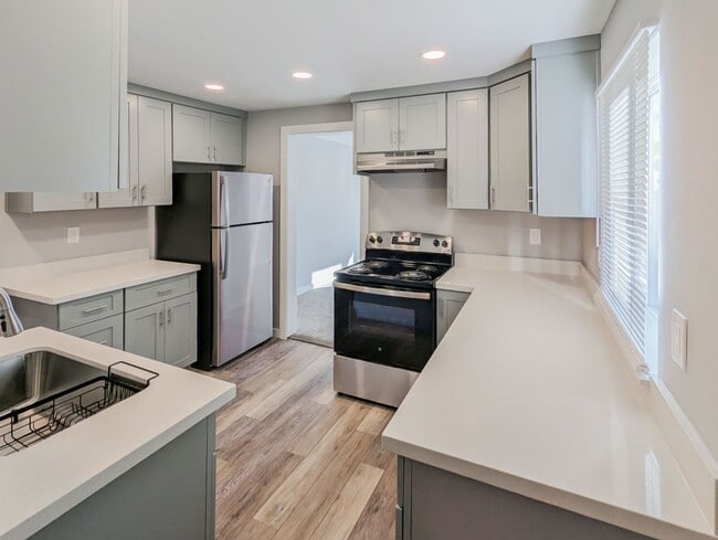 Building Photo - 2008 Vernon Rd