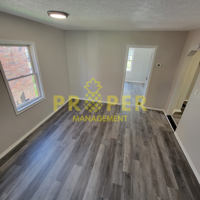 Foto del edificio - 4 bedrooms 2 bathrooms house for rent