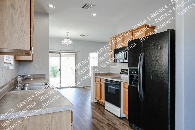 Foto del edificio - 6275 S Kimberlee Way