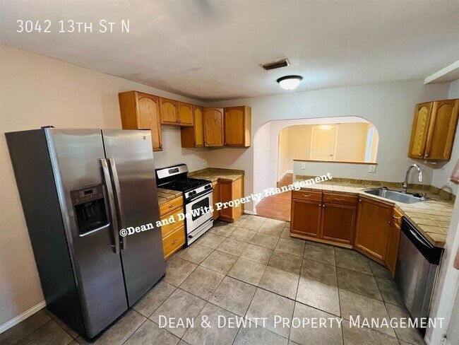 Foto del edificio - 3042 13th St N