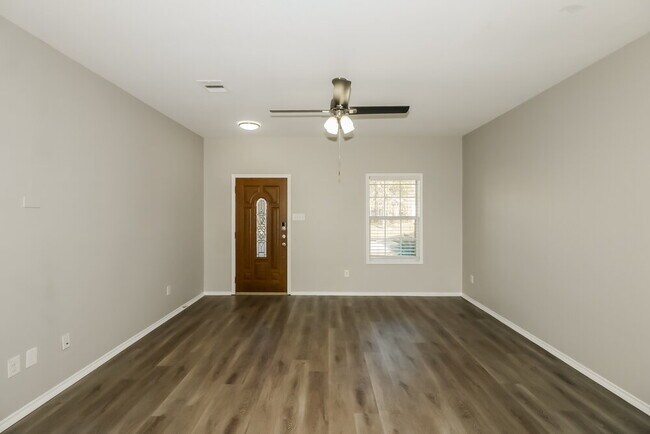 Foto del edificio - 3419 Afton Forest Ln