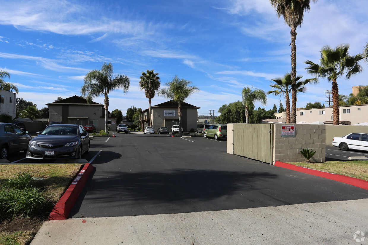 Building Photo - Avocado Garden Apartments