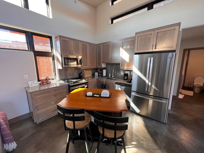 Building Photo - 486 Red River Loop