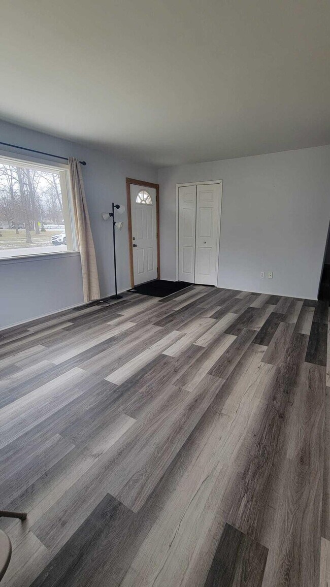 Foto del edificio - 655 Robinwood Dr