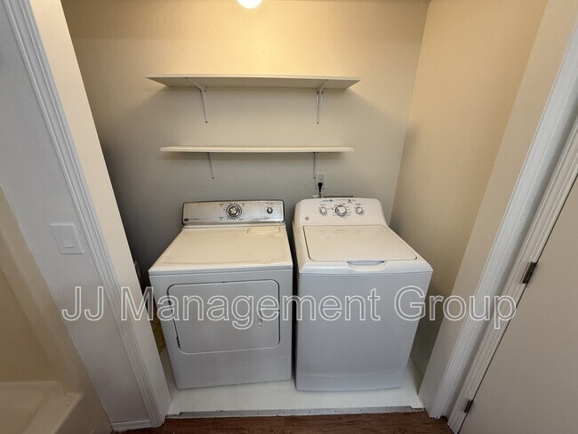 Foto del edificio - 1227 2nd St