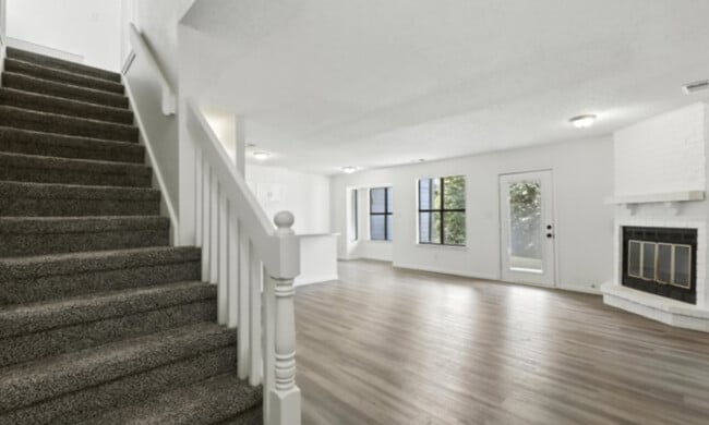 Building Photo - Westwind Manor