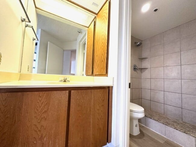 Foto del edificio - 1 Bedroom, 1 Bathroom, 1 Open Parking (Hal...