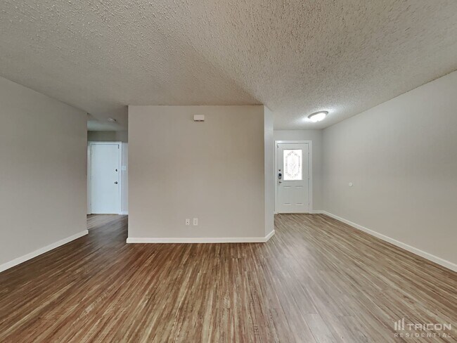 Building Photo - 9945 Sparrow Hawk Ln