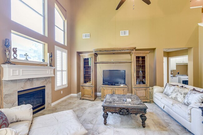 Foto del edificio - 16523 Terrace Hollow Ln