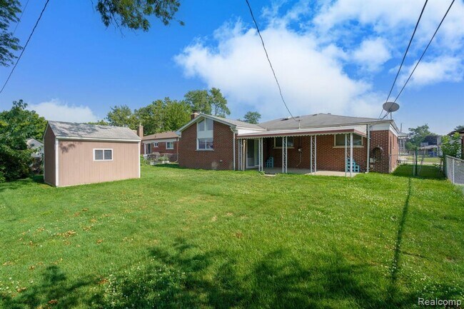Foto del edificio - 13103 Iowa Dr