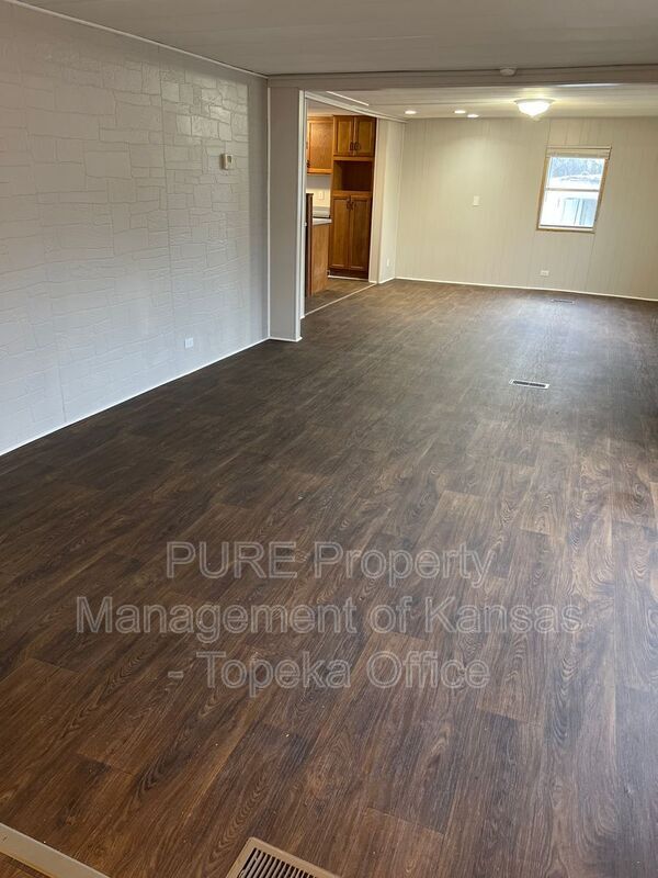 Building Photo - 1208 Oak St