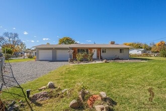 Building Photo - 659 Middleridge Dr Building Photo - 659 Middleridge Dr