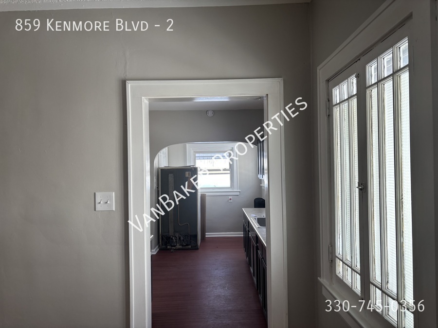 Foto principal - 859 Kenmore Blvd