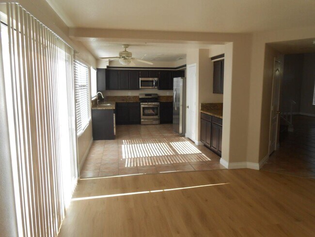 Foto del edificio - Great 2 Story Home in the NW