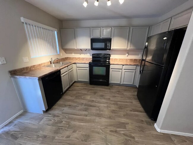 Foto del edificio - 16925 N 157th Ave