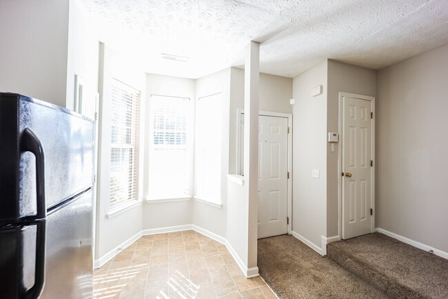 Building Photo - 6055 Camden Forrest Dr