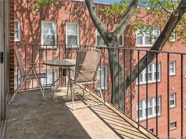 Photo - 87 Glenbrook Rd House