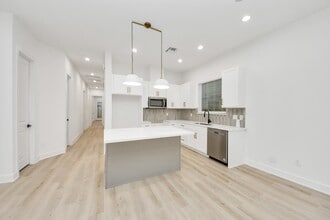 Building Photo - 6930 Liverpool St