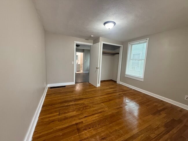 Building Photo - 25 Holman St