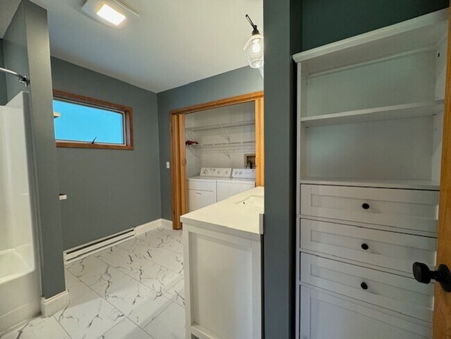 Foto del edificio - Beautiful South Hill Condo