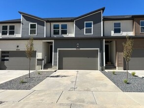 Building Photo - 5260 Acacia Dr
