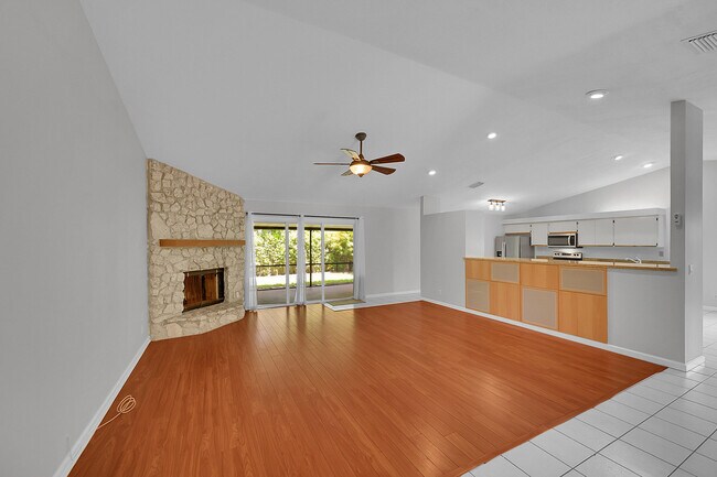 Foto del edificio - 1800 Primrose Ln