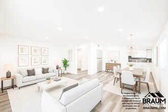Building Photo - 1109 La Peer Dr