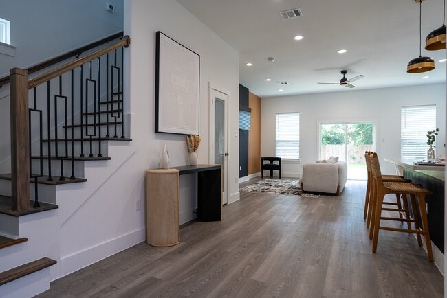 Building Photo - 3818 Lynnfield St